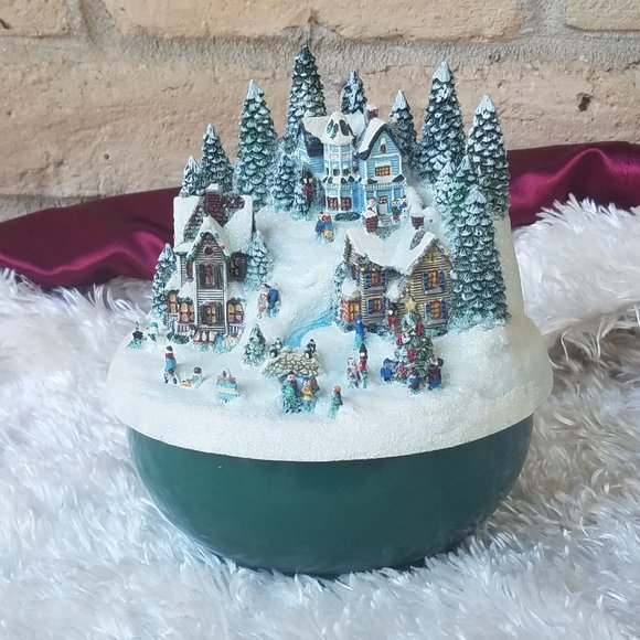 Thomas Kinkade Home for the Holidays Table Centerpiece - Bradford Exchange - Picture 9 of 16